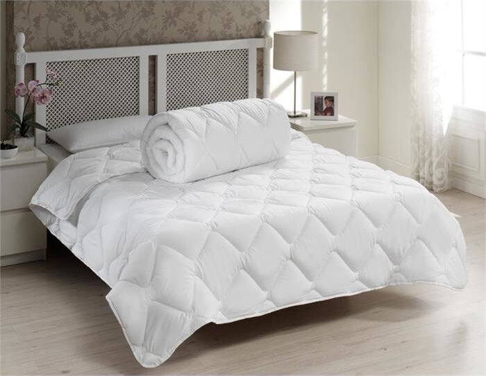 Taç Microfiber Yorgan Tek Kişilik Beyaz 155 x 195 cm Yumuşak ve Hafif Özellikli