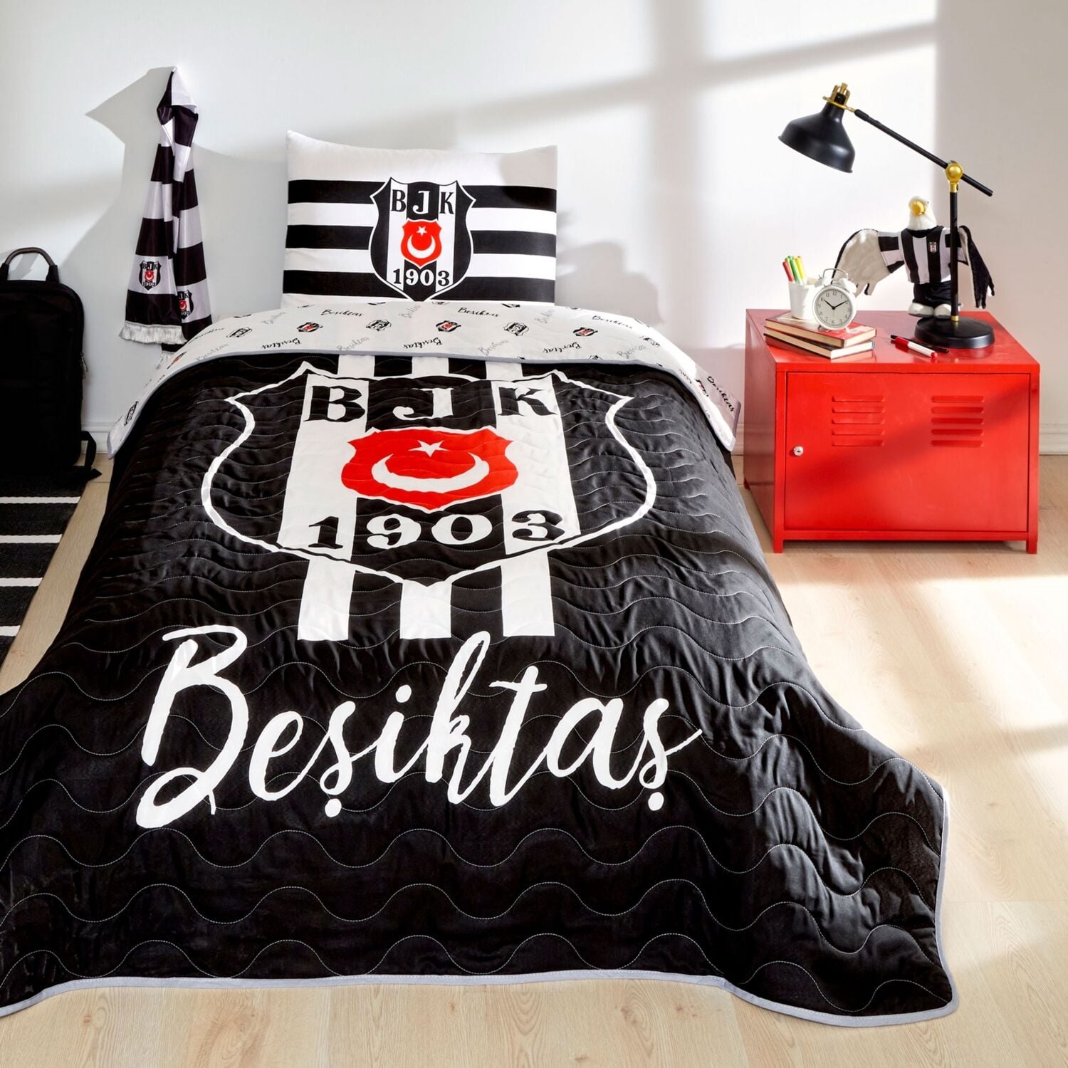 Taç Beşiktaş Stripe Tek Kişilik Yatak Örtüsü Seti Beşiktaş Lisans