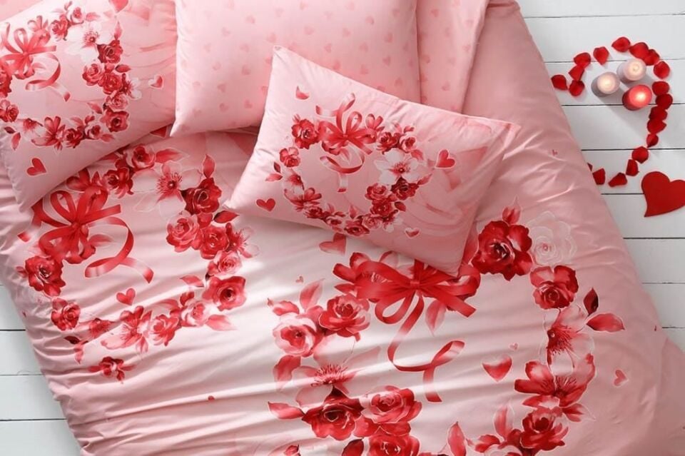 Taç Glow Parlayan Çift Kişilik Nevresim Takımı Roses Pembe